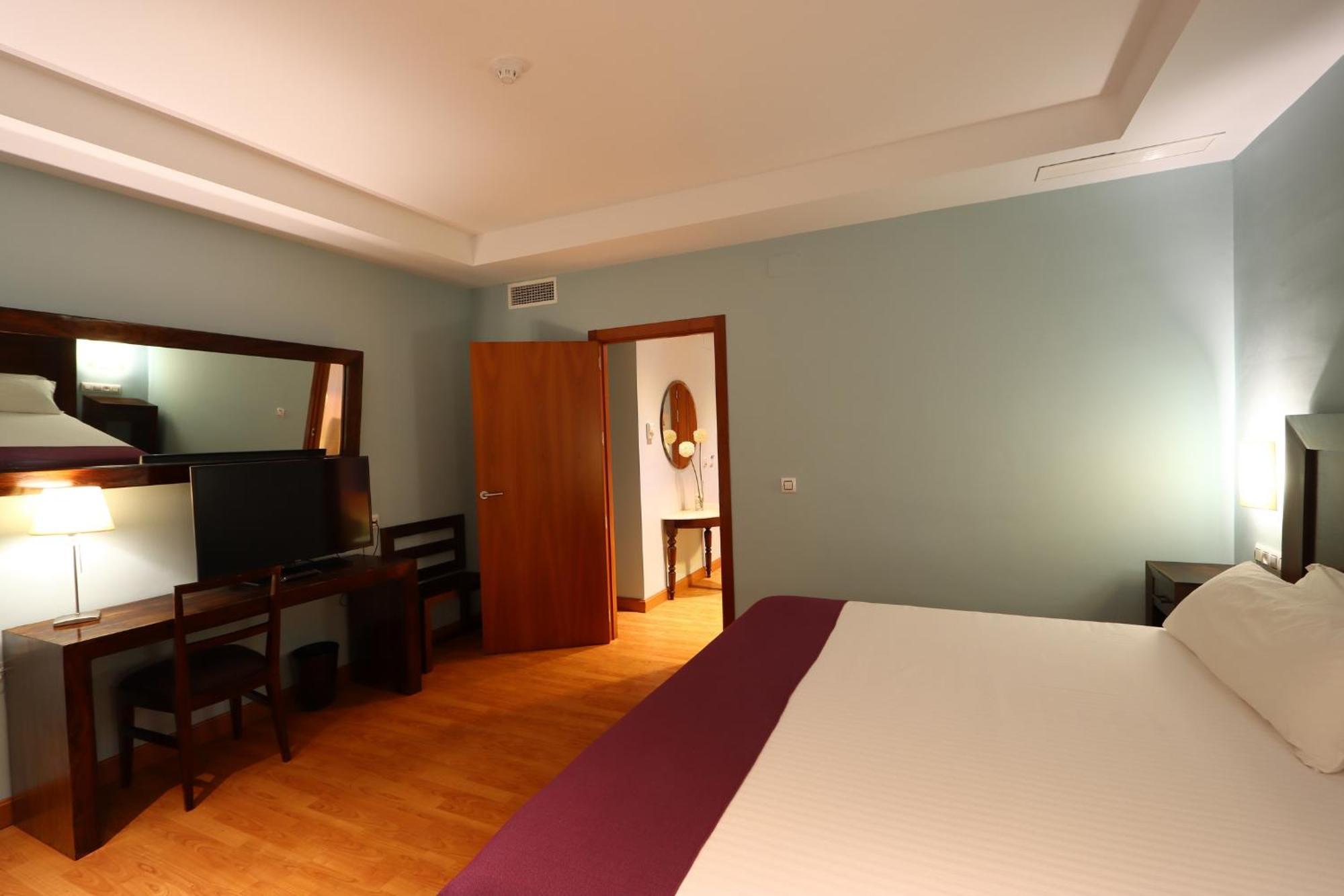 Gran Hotel Aqualange - Balneario De Alange Oda fotoğraf
