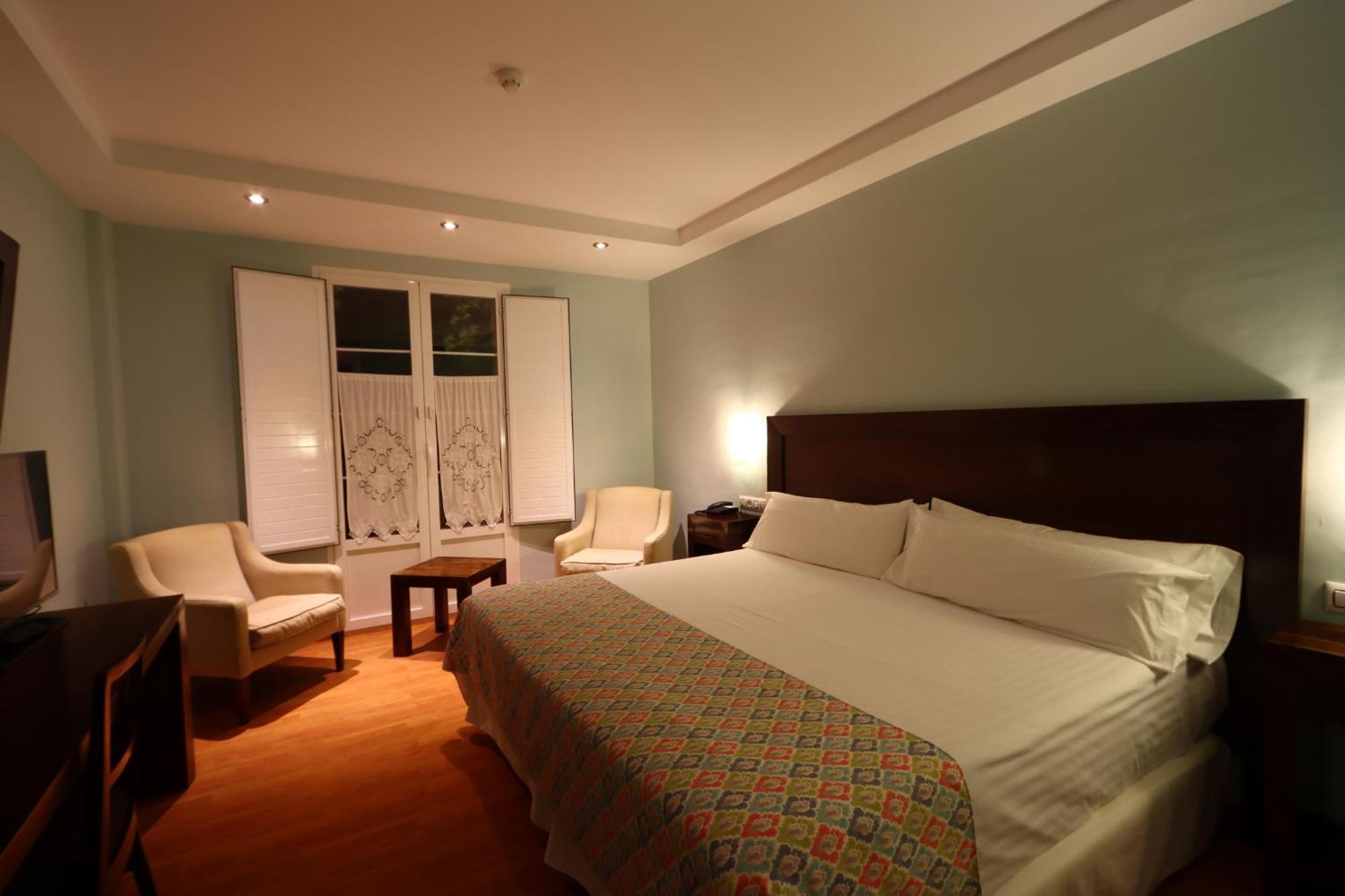 Gran Hotel Aqualange - Balneario De Alange Oda fotoğraf